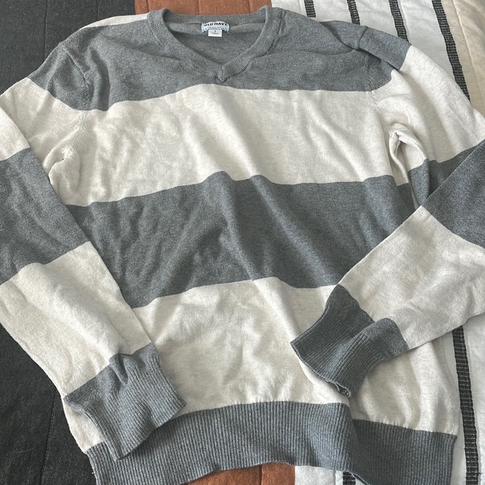 Mens large old navy sweater